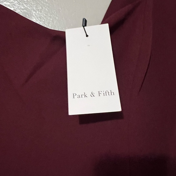 Park & Fifth Hastings Dress in Burgundy- Medium - Picture 8 of 11